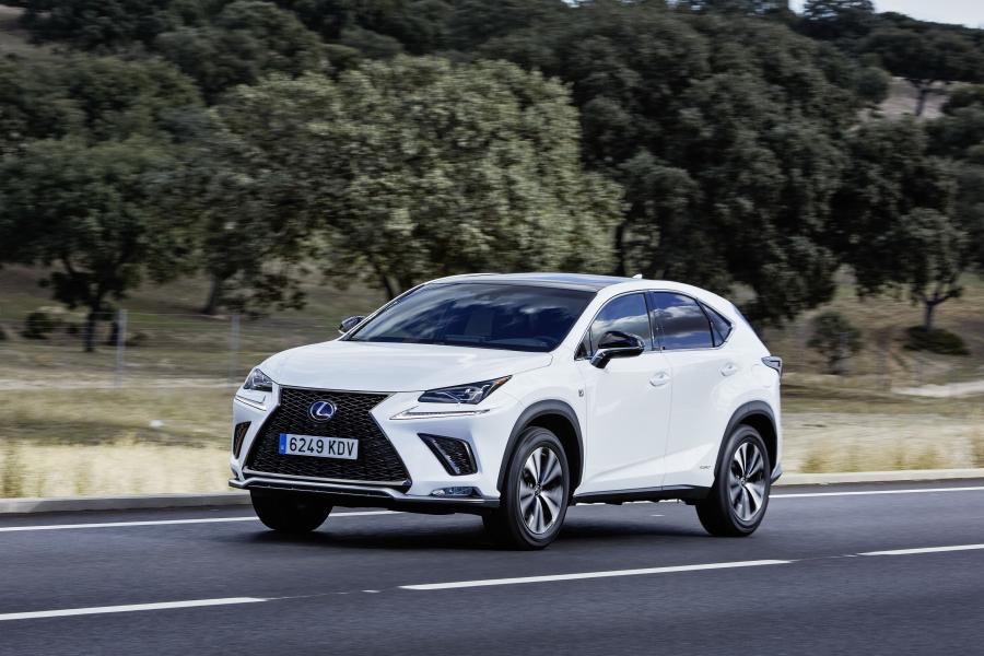  Lexus NX300h F-Sport 2017 года  (WW) (фото 20 из 20)